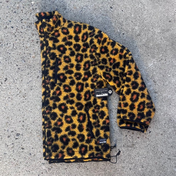 FREE NATURE Cheetah Fleece Sweater Zipper Front Large NWT Free Nature - Picture 2 of 8